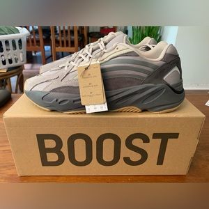 BNWT Adidas Yeezy Boost 700 v2 Tepthra - Size 12 Mens - Gray Beige Sneakers